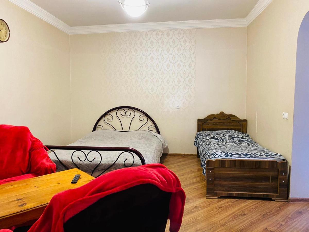 Guest House Khatuna Borjomi Bagian luar foto