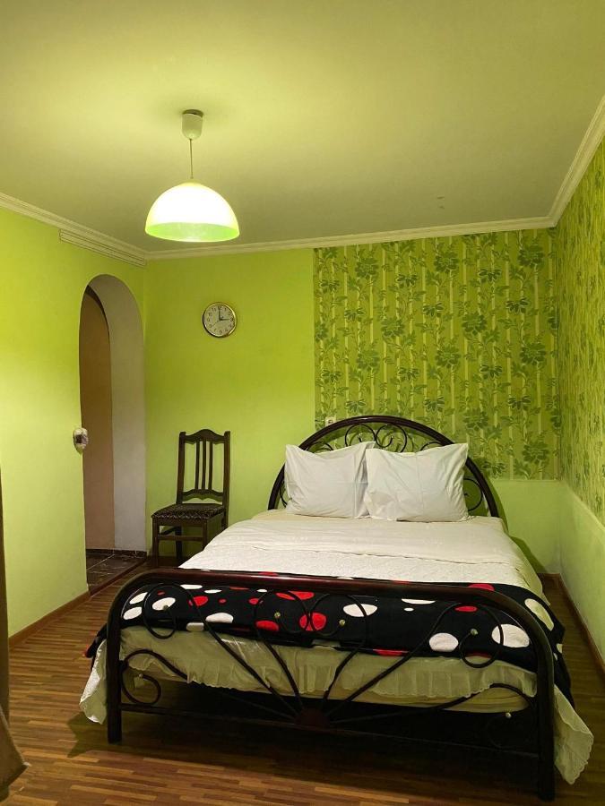 Guest House Khatuna Borjomi Bagian luar foto