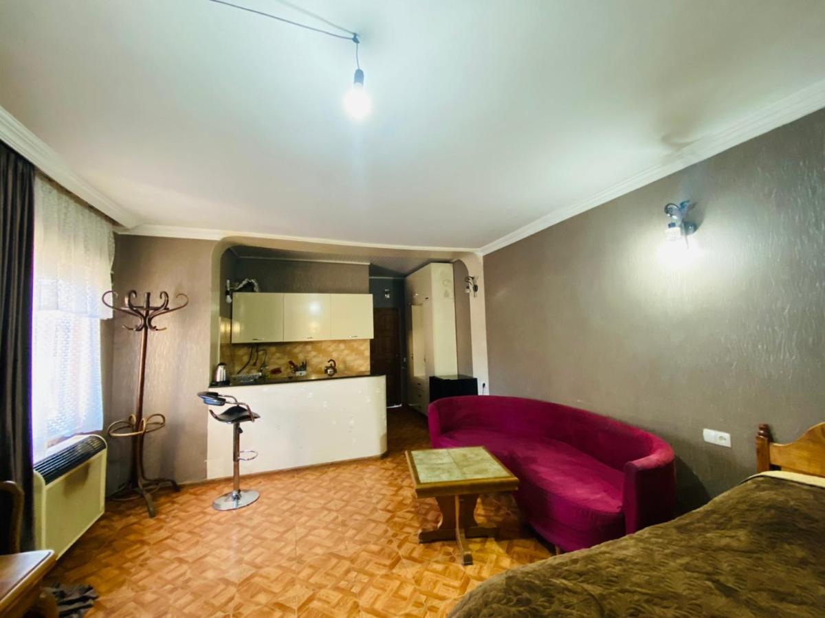 Guest House Khatuna Borjomi Bagian luar foto