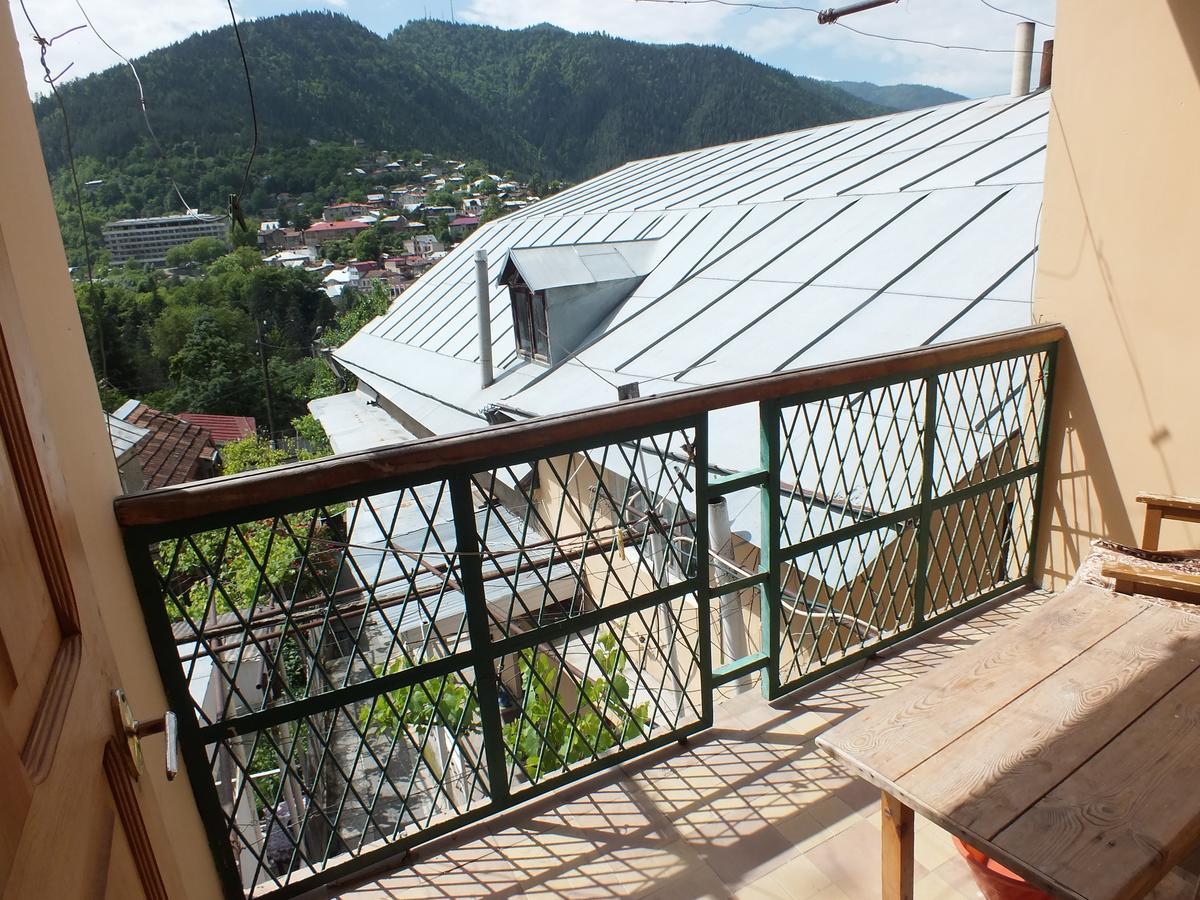 Guest House Khatuna Borjomi Bagian luar foto