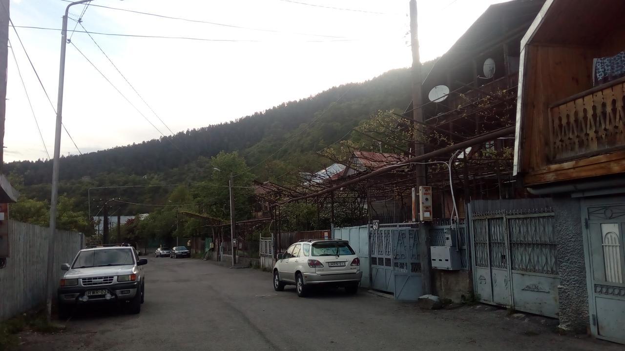 Guest House Khatuna Borjomi Bagian luar foto