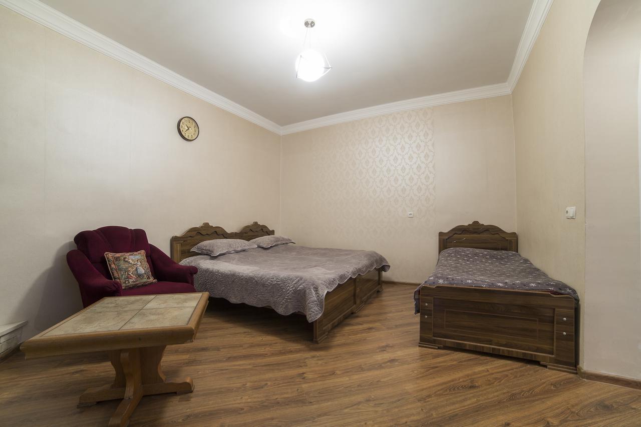 Guest House Khatuna Borjomi Bagian luar foto