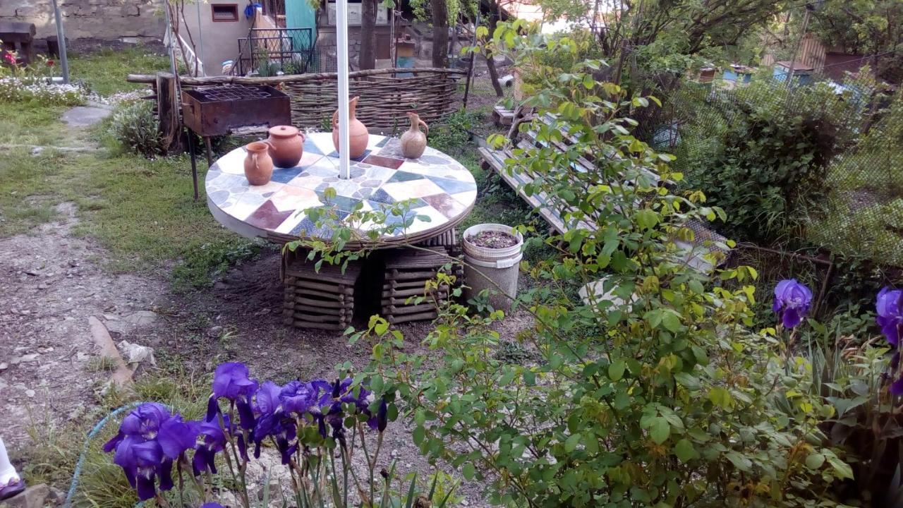 Guest House Khatuna Borjomi Bagian luar foto